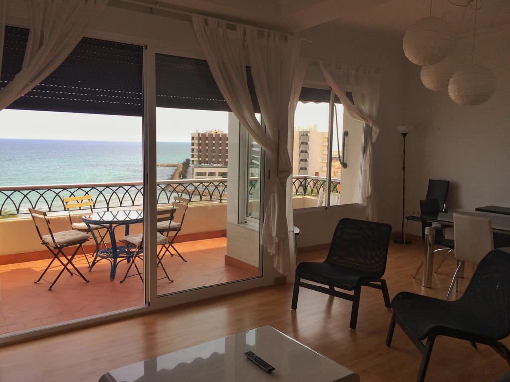 Apartamentos Bahia Alicante Oda fotoğraf